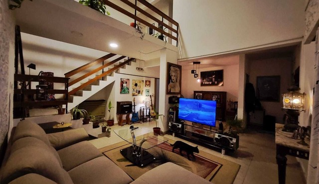 LA HELICE: Artistic and inhabited house, meters from downtown and the sea!
