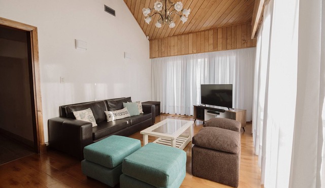 Large close to Downtown appartment