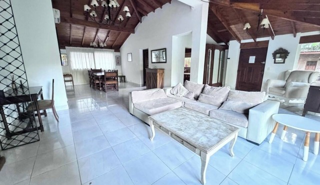 Large villa with swimming pool very close to the capital city - relax in nature