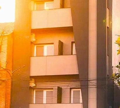 LG Golden Suites