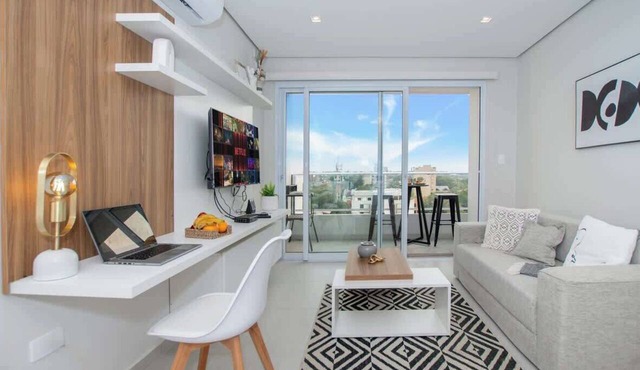 Light-Filled 1BR with Pool & Gym Access in Asunción