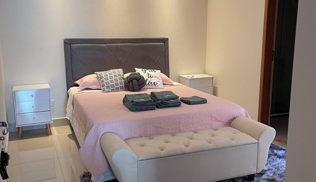 Lilly Queen I, 3-bedroom house in adorable Londrina with AC near to the Airport