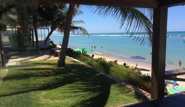 Linda casa à beira mar