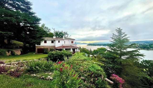 Lovely 5-bedroom classy villa mediterranean style in Villa Carlos Paz