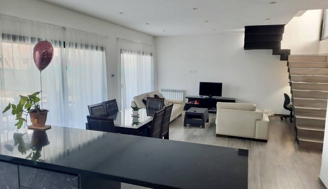 LOVELY HOUSE MINUTES FROM NORDELTA SHOPPING CENTER