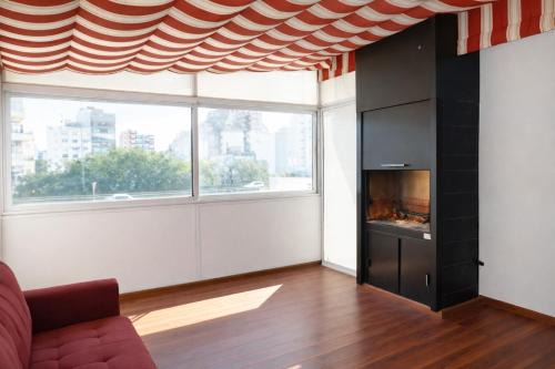 Luminoso 4 ambientes, terraza con parrilla - Zona Céntrica Htal Garrahan