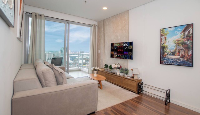 Luxurious 2-bedroom with gym, pool and AC in the best location of Asunción in Asunción
