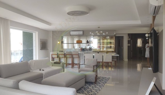 Luxurious and cozy apartment in Jurerê.