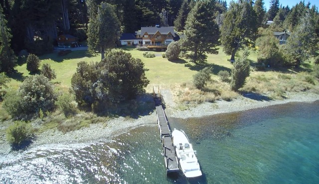 LUXURY LAKESIDE VILLA