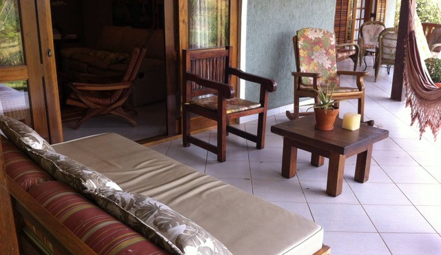 Luxury country house, on the edge of the reservoir, in a gated community, 1.5km from the city.