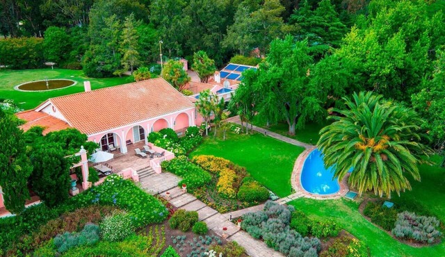 Luxury farmhouse w/world-class winery near the beach