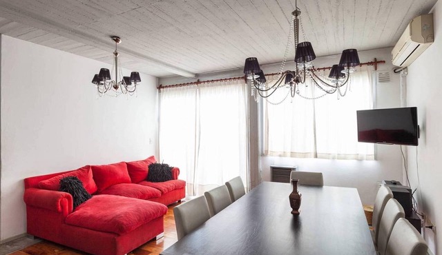 Luxury townhome up to 5 people with private patio and terrace