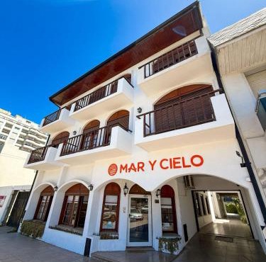 Mar y Cielo