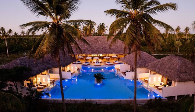 MKNI Hotel - Makani Experience