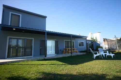 Moderna Casa Quinta con Pileta, Parrilla y Galería