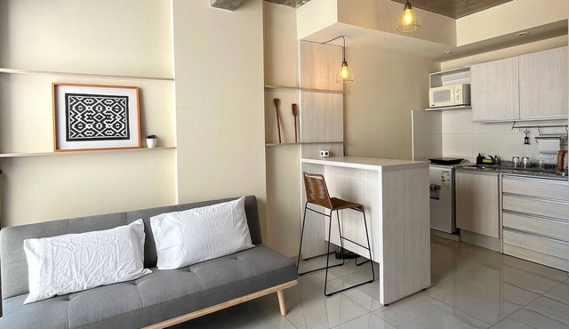 Moderna Suite GPT with a swimming pool and parking