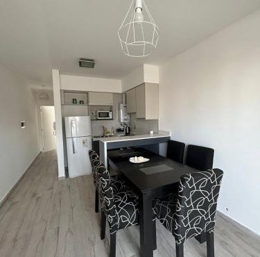 Moderno dpto céntrico 1 dormitorio , luminoso y cómodo , con cochera opcional