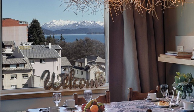 Montaña apartment with lake view and parking in Bariloche