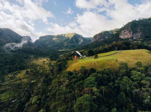 Monte Canudo, Refúgio Premium com Riacho Privativo e Hidro, na Serra do Corvo Branco