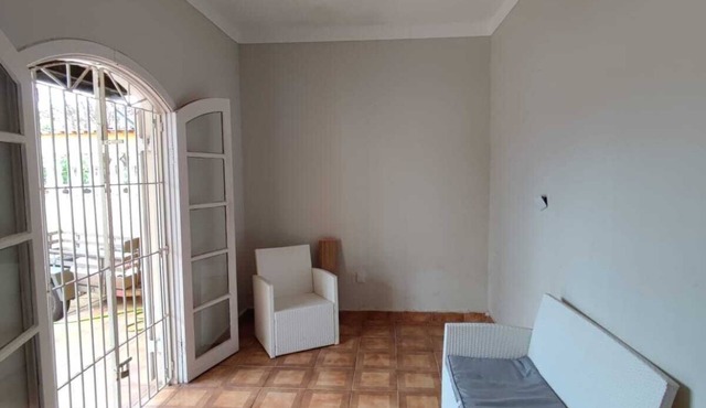 Near the beach, 3 bedrooms, 4 garages, sleeps 15.