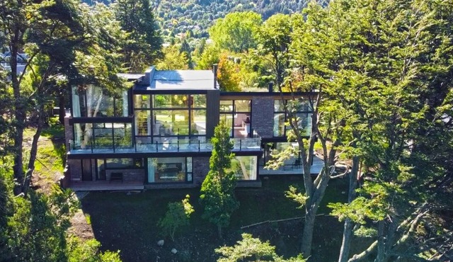 New Modern Home, Golf, Polo, Few Minutes From Catedral Ski Resort.