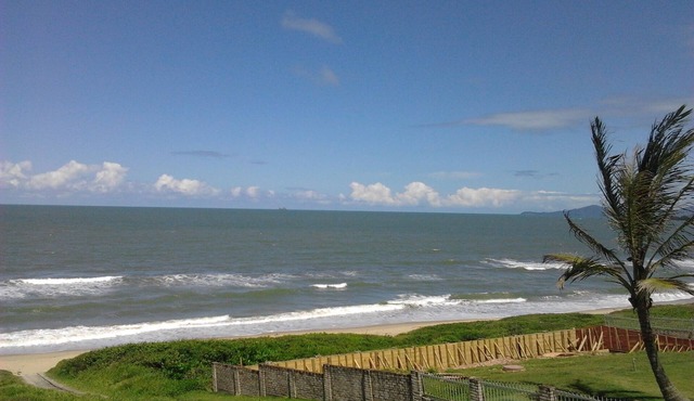 Ocean House - Wonderful Ocean View! Praia do Sol, 18 minutes from Beto Carrero.