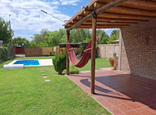 Osvaldo Day Cabin with Pool