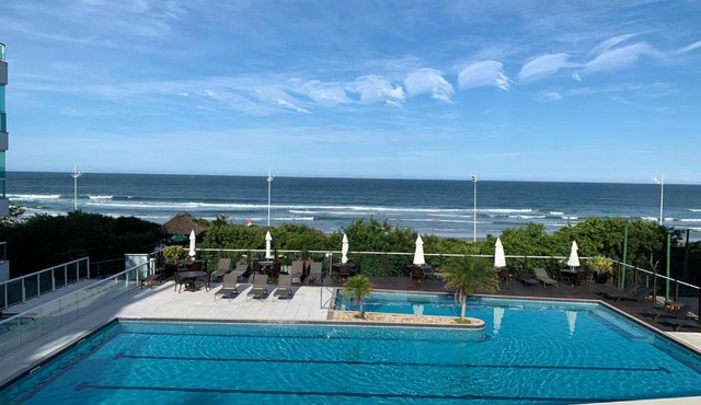 PÉ NA AREIA AGUAS DO SANTINHO in Florianópolis