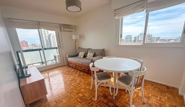 Panoramic views with balcony in Belgrano steps from Av. Cabildo
