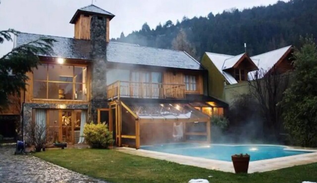 Patagonia Casa Sur - Luxury mansion with swimming pool and barbecue area