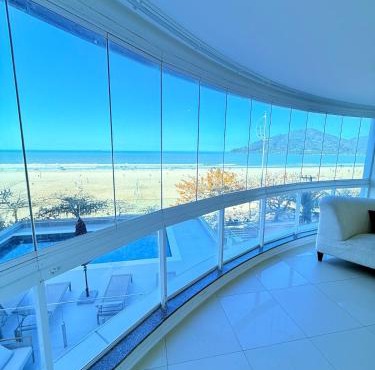 Penthouse 500m² Av. Atlântica Frente Mar e Spa