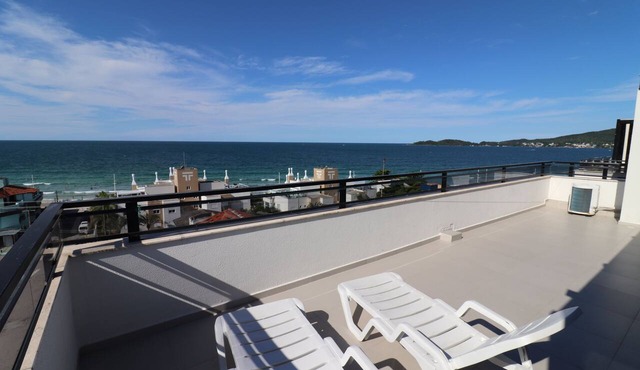 Penthouse with sea view in Bombas in Bombinhas