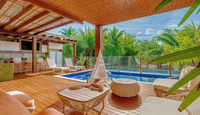 PF151 Beautiful 6/4 house with hot tub