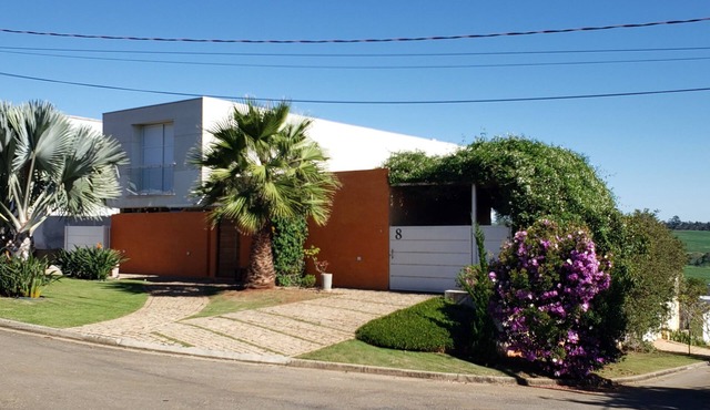 PIRACAIA dam house, gated community, pet-friendly, home office space in Piracaia