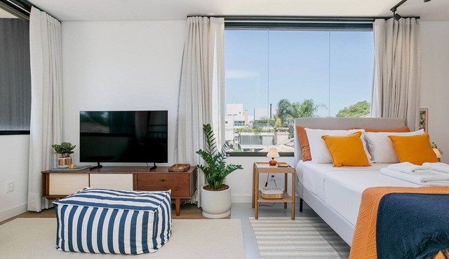 Pool | 50" Smart TV #CAMP17