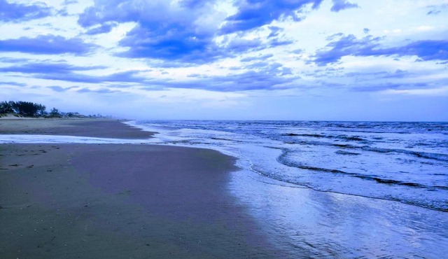 Praia a 2 Minutos, Sinuca e Churrasqueira - Marrom