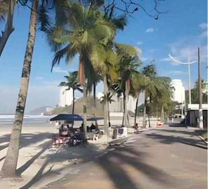 Praia Enseada - Apto 03 Quartos - 02 Vagas na Garagem - Com Elevador - 550M da Areia