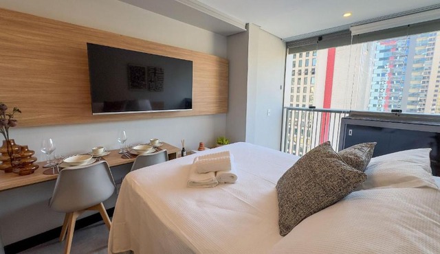 Premium Studio!Pool, Leisure, Metro 3 Minutes Away