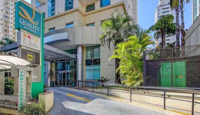 QUALITY SUITES OSCAR FREIRE - 4 STARS - HOSPITAL Clinics and nearby avenue. PAULISTA in São Paulo