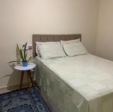 Quarto Privativo com Suite próximo a praia de Aruana