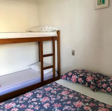 Quatro Ilhas Beach Hostel in Bombinhas