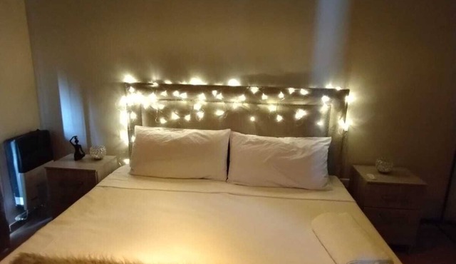 Quiet & Cozy Retreat - WiFi, Parking & Nature