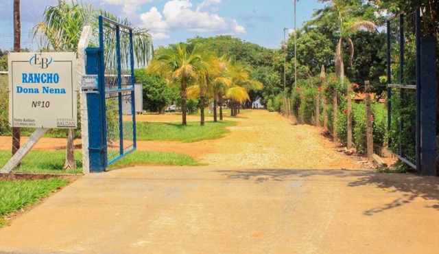 Rancho Dona Nena no Condomínio Sobradinho in Adolfo