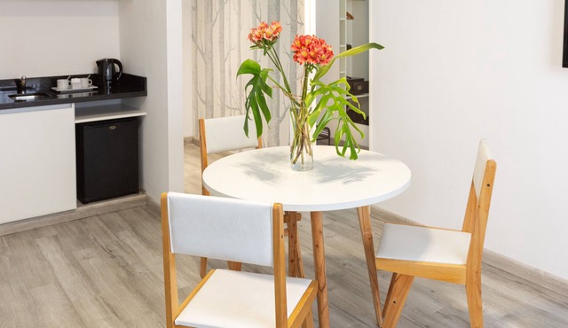 Recoleta Chic: apartment steps from Arroyo Street in Buenos Aires