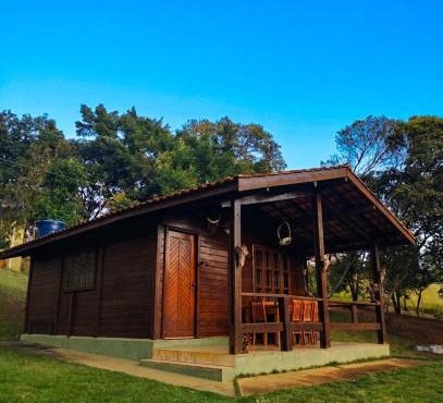 Refúgio Beija Flor Chalé com Casa na Árvore