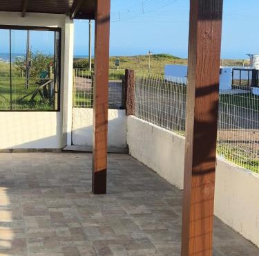 Refúgio com Bilhar, Churrasco e Vista Mar, branca