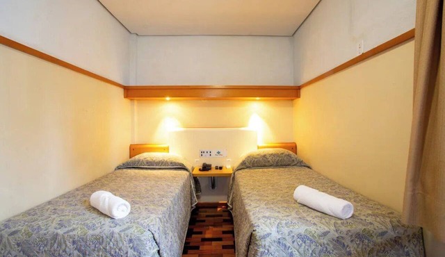 Refined Twin Room | Free Breakfast | 0.4 mi to Praça XV de Novembro & Cathedral in Florianópolis