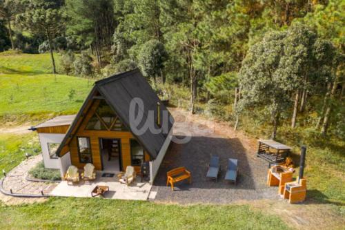 Retreat of the Spring: Chalet, Sauna, and Hot Tub in the Mountains
