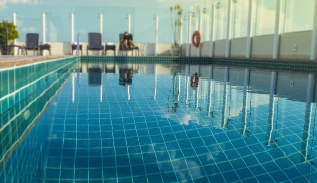Rooftop Pool & Panoramic Views for a Relaxing City Escape in Acre