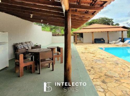 Sítio c/Piscina, Churrasqueira e Sala de Jogos